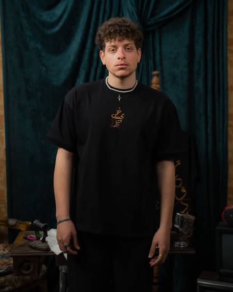 "متعقدهاش" Black Oversized Tee